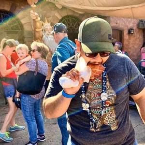 Meet your Posher, Efrain